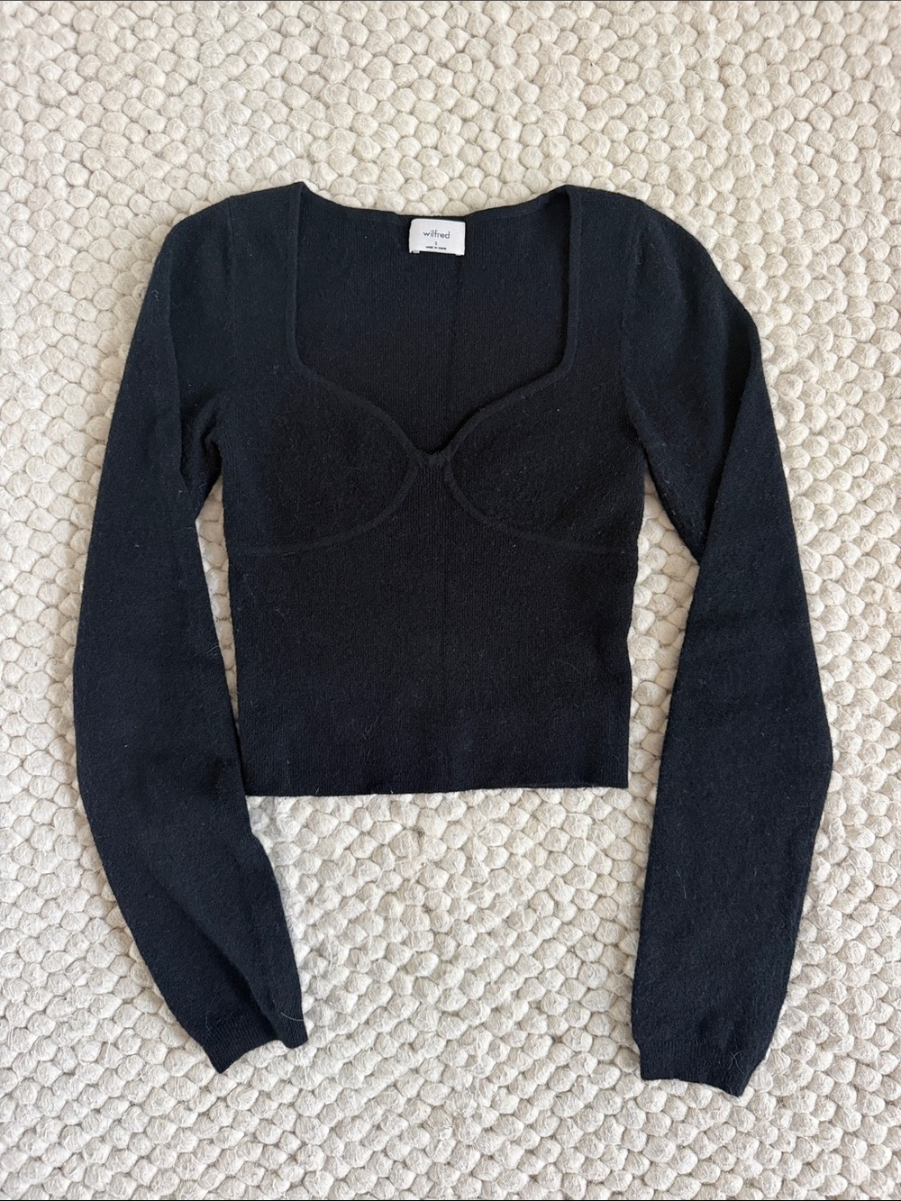 Wilfred Aritzia Black Long-Sleeve Cropped Sweater Top S